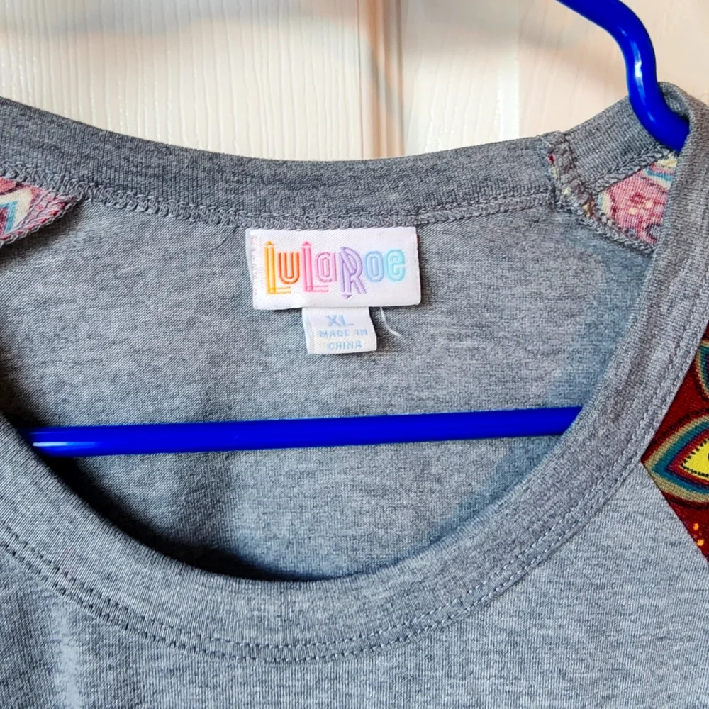 LulaRoe Randy Tee - Picture 3 of 3